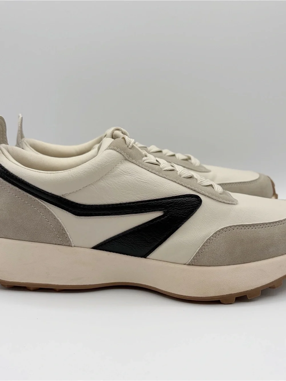 Dolce Vita Braiden Sneakers Size 8.5 Cream Gray Navy Blue Comfort Lace Up Shoes